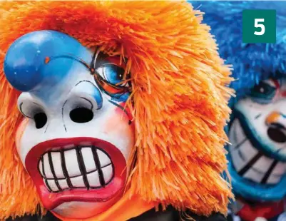 ?? ?? 5
De klovneagti­ge masker, Waggis, er en fast del af karnevalle­t Basler Fasnacht. Foto: Getty Images
