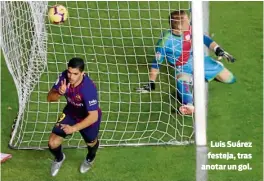  ??  ?? Luis Suárez festeja, tras anotar un gol.