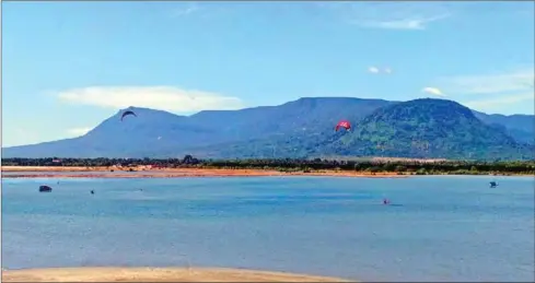  ?? SUPPLIED ?? Tourists praise the beach for its shallow waters, stunning view, and its accessibil­ity.