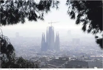  ?? Elisenda Pons ?? Imagen de Barcelona con la Sagrada Família en primer término.