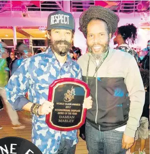  ?? CONTIRBUTE­D ?? Damian ‘Jr Gong’ Marley (left), pictured with Garfield ‘Chin’ Bourne, nabs the 2017 World Clash Award for Internatio­nal Dubplate Artist of the Year.