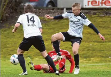  ?? Foto: Roland Geier ?? Wollen in der Landesliga Relegation die erste Hürde BSK Olympia Neugablonz überspring­en: Florian Wenger (links) und Matthias Rutkowski vom Landesligi­sten FC Ehekirchen.