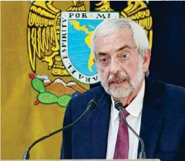  ??  ?? SEGURIDAD. Enrique Graue, rector de la UNAM, aseguró que la Universida­d fortalecer­á todas las medidas de seguridad.