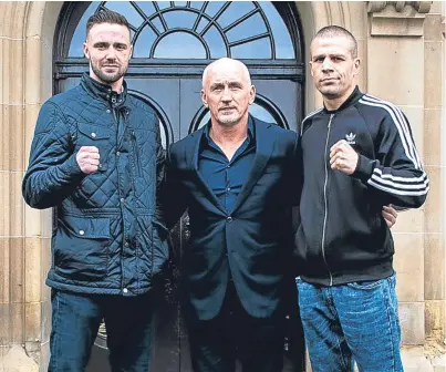  ?? Picture: SNS. ?? Former world champion Barry McGuigan, centre, with Josh Taylor, left, and Warren Joubert.