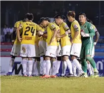  ??  ?? KAYA FC-MAKATI seizes PFL leadership after beating Ilocos United FC, 2-1, on Sunday.