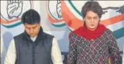  ?? SUBHANKAR CHAKRABORT­Y/HT PHOTO ?? Priyanka Gandhi Vadra and Jyotiradit­ya Scindia observing twominute silence to condole the death of CRPF men in a terrorist attack in Kashmir. Priyanka cancelled her press meet in the wake of the incident, in Lucknow on Thursday.