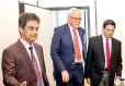  ?? ?? The British High Commission­er HE Andrew Patrick welcomed by Professor Ranjith Senaratne and Professor Prasad Jayaweera