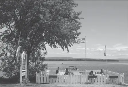  ?? PHOTOS BY ALEXI HOBBS, NYT ?? A view of Lake Champlain from the town of North Hero, Vt. The islands are an outdoor lover’s paradise, with state parks, beaches, campground­s, farms, orchards and copious trails ideal for exploring by bicycle.