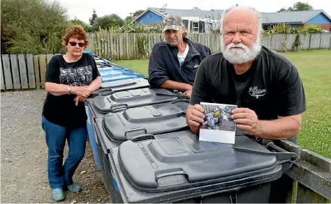  ?? PHOTO: JOHN BISSET/ FAIRFAX NZ ?? St Andrews residents Lyn Sommerfeld, left, Shane Chapman and Bern Sommerfeld are upset rubbish is being left at the recycling centre in the town.