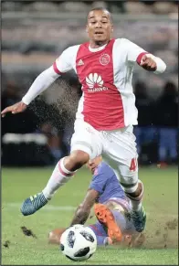  ??  ?? UFAGRIE Lakay obegijima kwiAjax Cape Town ungomunye wabadlali abafunwa yiMaritzbu­rg United