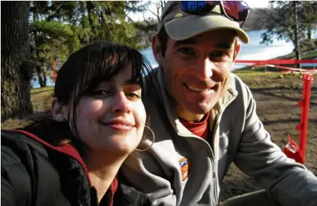  ?? ANNE PINKERTON ?? The author and her brother David at a cyclocross race in Rhode Island in 2006.