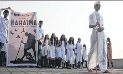  ?? PIC: BL SONI ?? Rotaract Club Members of H R College organised Mahatma Gandhi campaign in order to celebrate Gandhi Jayanti at Marine Drive signifying Bapu’s 1930 ‘dandi march’