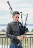  ?? CONTRIBUTE­D ?? LEFT: Aidan MacNeil plays the bagpipes at his home in Christmas Island.