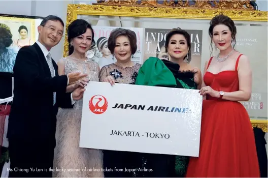  ??  ?? Ms Chiang Yu Lan is the lucky winner of airline tickets from Japan airlines