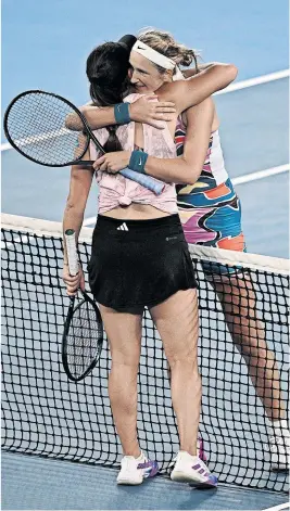  ?? [ AFP] ?? Viktoria Asarenka (re.) steht im Halbfinale der Australian Open.