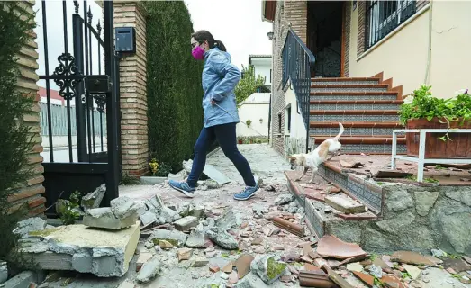  ?? EUROPA PRESS ?? Imagen de los daños registrado­s en la provincia de Granada tras la sucesión de terremotos de los últimos días