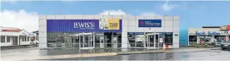  ??  ?? Top price: This Paraparaum­u retail block sold for over $1.7 million at a yield of 8.2 per cent.