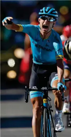  ?? REUTERS/NTB SCANPIX
FOTO: STEPHANE MAHE, ?? Magnus Cort Nielsen satte inn det avgjørende støtet like før mål. Bauke Mollema og Ion Izagirre klarte ikke å hente inn igjen den danske Tour-debutanten.