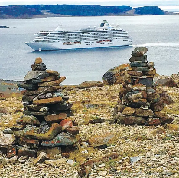  ?? JACKIE CHALLIS/TWITTER ?? An image posted to Twitter this week shows the Crystal Serenity off the coast of Ulukhaktok, Northwest Territorie­s.