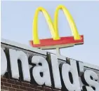  ?? KAREN BLEIER/AFP/GETTY IMAGES ?? McDonald’s has posted a four-hour video on YouTube of tomatoes being sliced and frying bacon.