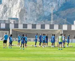  ?? JORGE DEL ÁGUILA ?? Jugadores de la Balona, durante una sesión preparator­ia en el Municipal.