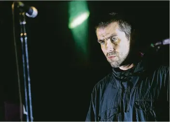  ?? FOTO: DPA ?? Ein Mann, ein Blick, eine Pose, ebenso arrogant wie eindrucksv­oll: Liam Gallagher.