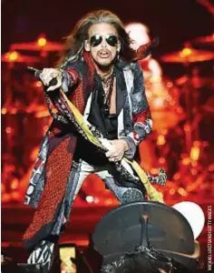  ??  ?? Aerosmith Steven Tyler, voce della band americana, ha dato l’addio alle scene, ma poi ha cambiato idea