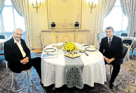  ?? Foto: Kancelář prezidenta ?? Lány, 14.00 Prezident Miloš Zeman včera na zámku v Lánech Andreji Babišovi řekl, kolik času mu dá na sestavení vlády.