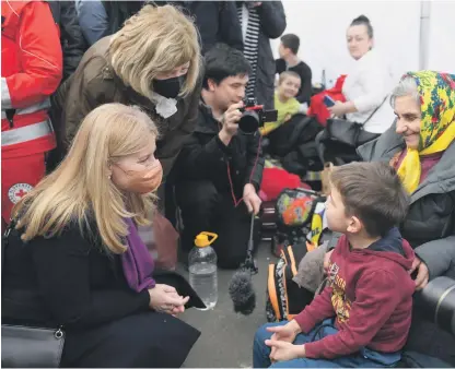  ?? FOTO – TASR ?? Prezidentk­a Zuzana Čaputová na slovensko-ukrajinske­j hranici.