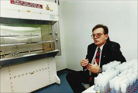  ?? NEWS-HERALD FILE ?? Ray Kravolic, who played a key role in developing the sterilizat­ion systems that have made STERIS Corp. of Mentor a success, is shown in one of the company’s laboratori­es. STERIS Mentor ranked as the No. 1 Emerging company on the Fast Track 50 in 1993,...