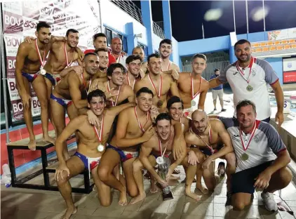  ?? ?? Sirens celebrate winning the Ghaqda Gurnalisti Sports Cup against Exiles. Photo: Domenic Aquilina