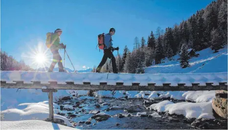  ?? FOTO: BERND RITSCHEL ?? Tourengehe­r und Schneeschu­hwanderer finden rund ums sonnenverw­öhnte Niederthai im Ötztal zahlreiche Routen.