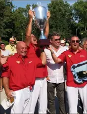  ?? (Photo DR) ?? Avec cette victoire au Provençal, Michel Daina gauche) a remporté « (à ».