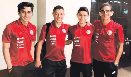  ?? CORTESÍA ?? En el orden usual: Fabián Ruiz, José Tello, Tommy Muñoz y Emanuel Coronado se formaron en la escuela de fútbol de Edson Soto y ahora integran la Selección Nacional Sub-17.