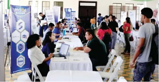  ?? ?? EVENTO. En plaza Las Banderas se realizó a finales de 2023 una feria de empleo con apoyo del CDE Valle de Sula.