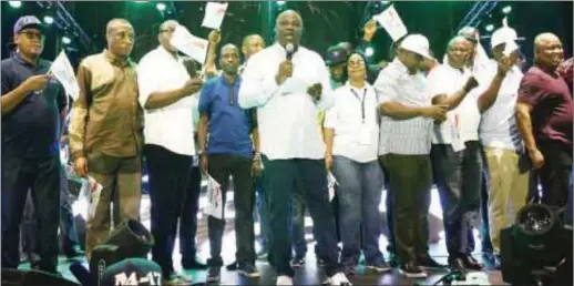  ??  ?? Governor Akinwunmi Ambode, Aramide Giwason, Olufemi Odubiyi, Ade Akinsanya, Adeniji Kazeem, Sen. Solomon Olamilekan Adeola, Sola Giwa, Habeeb Fasinro, Tunji Bello and Wasiu Eshinlokun Sanni