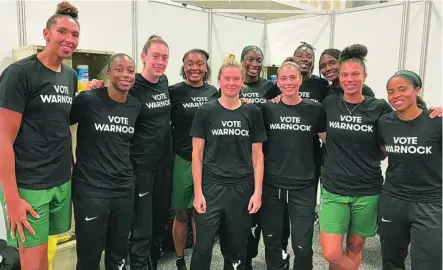  ?? TWITTER ?? La mayoría de jugadoras de la WNBA se volcó para apoyar a las Atlanta Dream y pedir el voto para Warnock