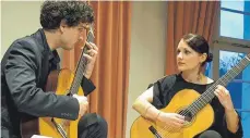  ?? FOTO: RAPP-NEUMANN ?? Das Molina Guitar Duo in Aktion.
