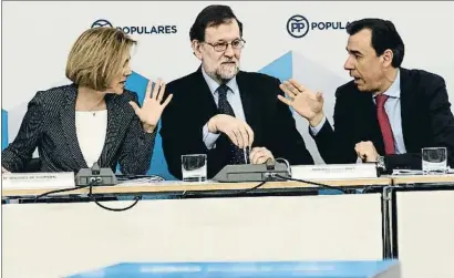  ?? DANI DUCH ?? María Dolores de Cospedal, Mariano Rajoy y Fernando Martínez-Maillo, en el comité ejecutivo del PP