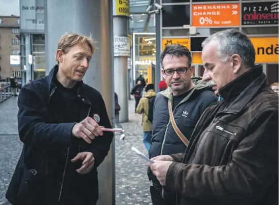  ?? FOTO: GABRIEL KUCHTA, DENÍK N ?? Karel Janeček hlásil, že nasbíral  tisíc podpisů. Třetinu jich úředníci vyškrtli kvůli chybám.