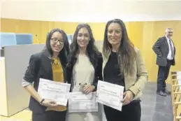  ?? GOBIERNO DE ARAGÓN ?? Las tres sanitarias residentes premiadas por el Salud.