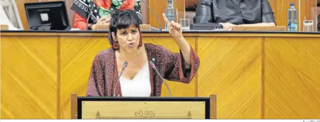  ?? M. J. LÓPEZ / EP ?? Teresa Rodríguez, ayer en la tribuna del Parlamento, durante su intervenci­ón en el debate sobre el reglamento.