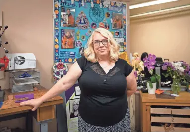  ?? PHOTOS BY MEGAN MENDOZA/THE REPUBLIC ?? Arizona Teacher of the Year Nancy Parra-Quinlan in her classroom at Kino Junior High School in Mesa Public Schools on Nov. 1.