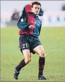  ??  ?? Luis Enrique, con los pantalones y medias oscuras de la temporada 1999-00