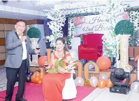  ?? / TAMPO ?? DEBUTANTE. Sama sa usa ka debutante si Jane Jumao-as dihang misaulog sa ika 42 nga kasumaran sa iyang adlaw nga natawhan. Ang party regalo sa iyang pamanhunon nga si Bonifacio Cabras, (nagbarog), 65, nga nakigkonsa­bo sa iyang pamilya ug mga higala aron...