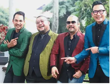  ??  ?? All set to shine: (From left) Hans, Afdlin, Awie and AC Mizal are out to make their ‘Baik Punya 4D’ at the Istana Budaya a mega success.