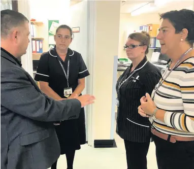  ??  ?? Mike Amesbury MP at Halton Hospital with the hospital trust’s chief executive Mel Pickup