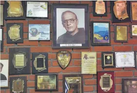  ?? ?? Reconocimi­entos. Durante los más de 50 años que el padre Mucci vivió en El Salvador fue premiado por las diferentes causas que abanderaba.