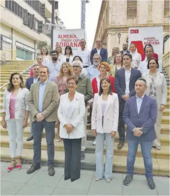  ?? M.C. ?? Los candidatos del PSOE a las elecciones municipale­s, ayer.