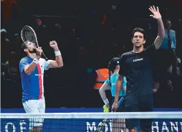  ??  ?? Kubot e Melo comemoram vitória na semifinal do ATP Finals, em Londres
